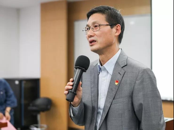 伟德国际victor1946公司党委书记漆小萍讲话