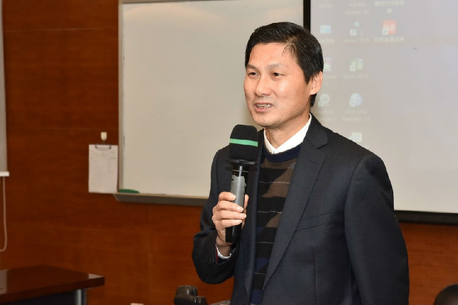 图为伟德国际victor1946漆小萍书记致辞