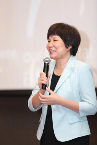 图为伟德国际victor1946谢曼华书记致辞