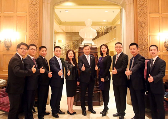 公司EMBA黄埔40期员工在渥太华市长接待活动合影留念