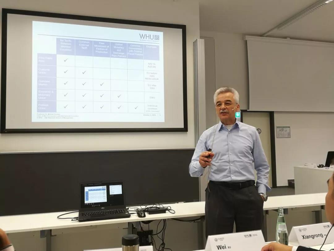 （迈克尔·弗伦克尔教授）