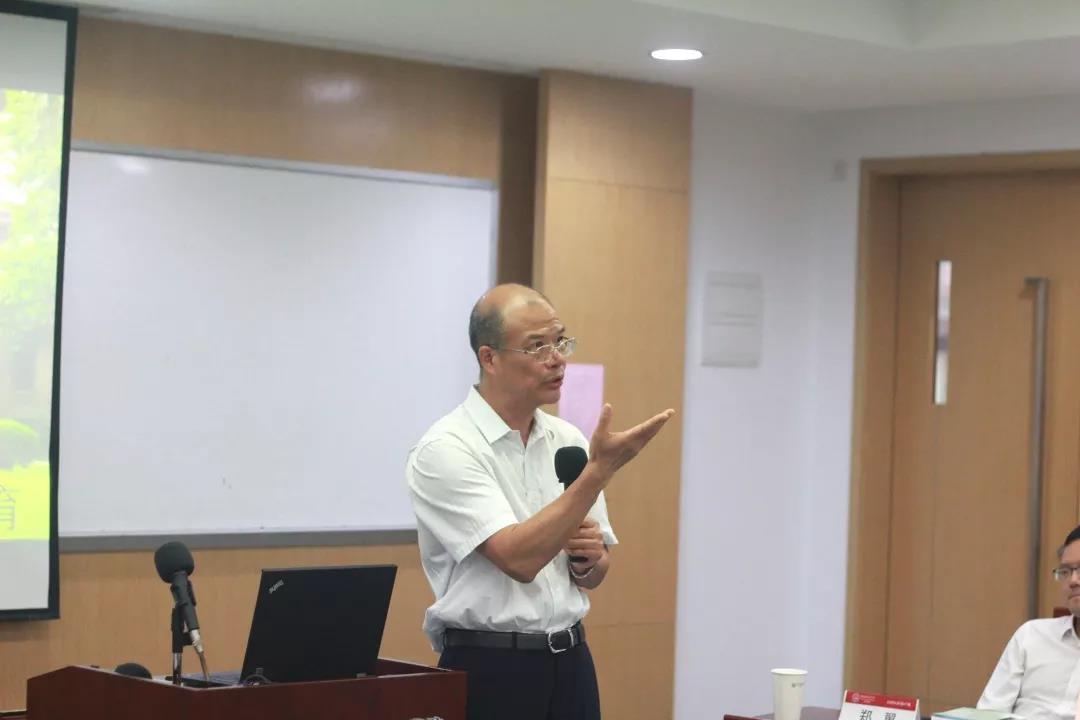 EMBA学术主任谢康教授发言