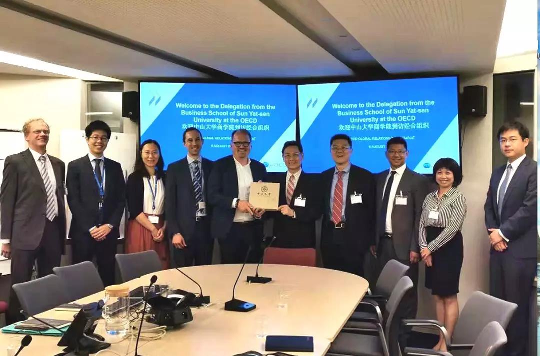 OECD Directorate for Global Relations Mr. Andreas Schaal等接待公司代表团